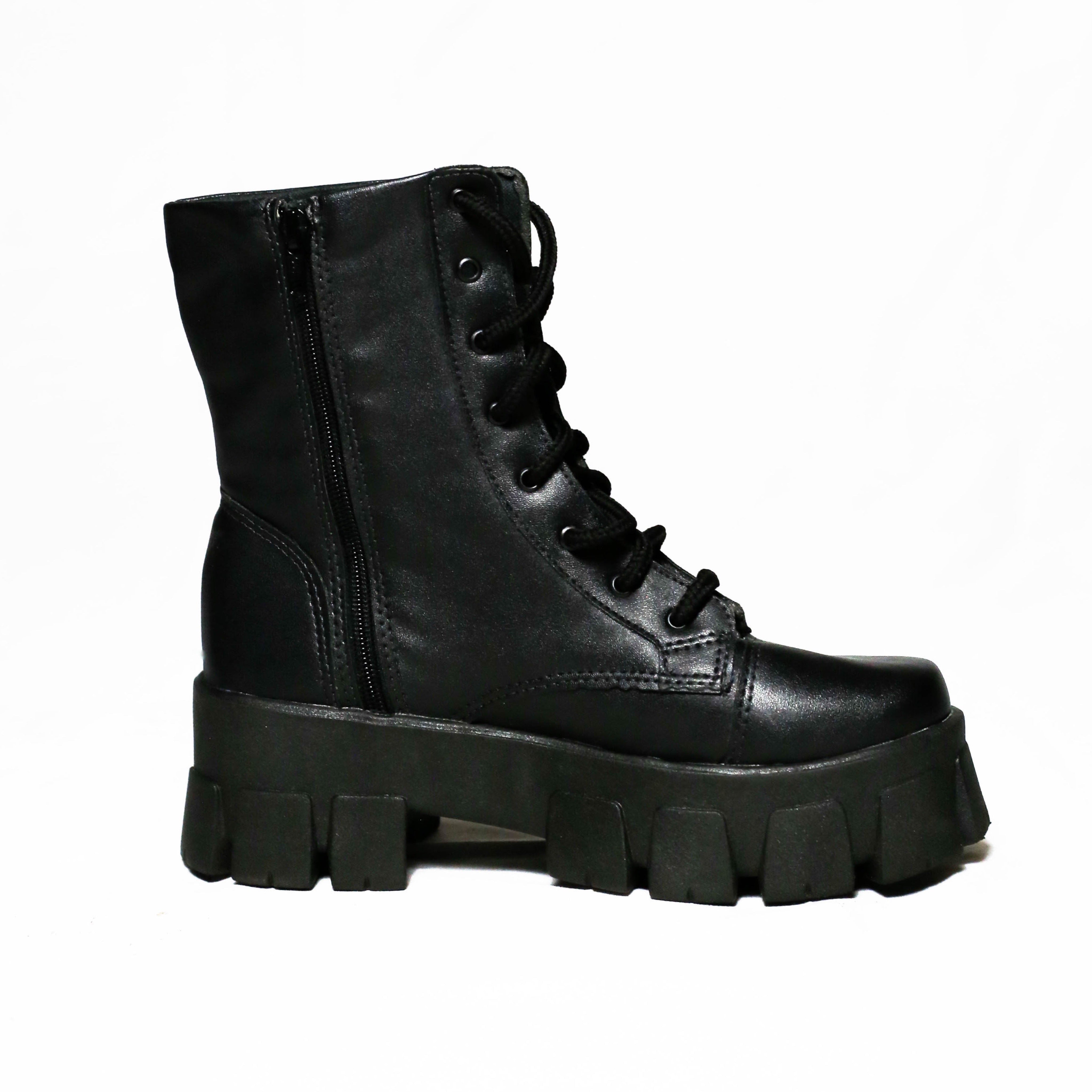 Bota Borcego Dama Agata - Negra - Suela Tractorada - Ardoa